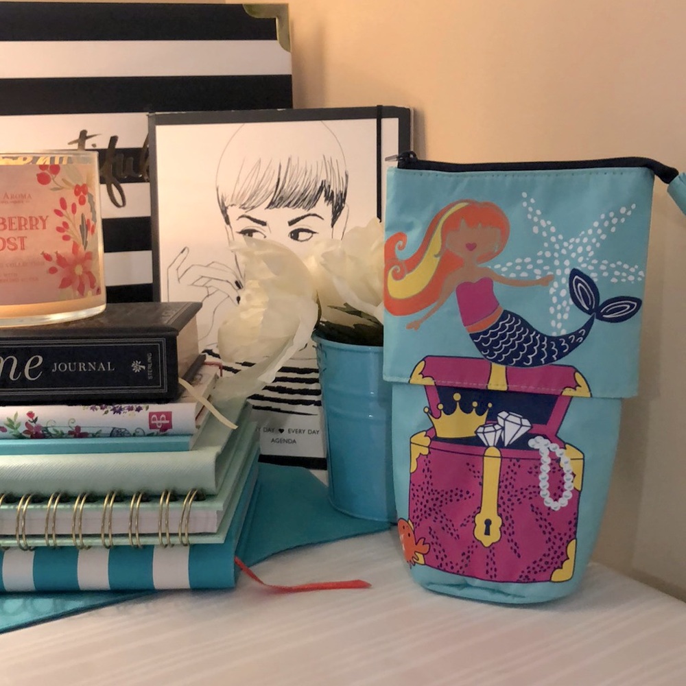 Hide & Peek Pouch - Mermaid Treasure